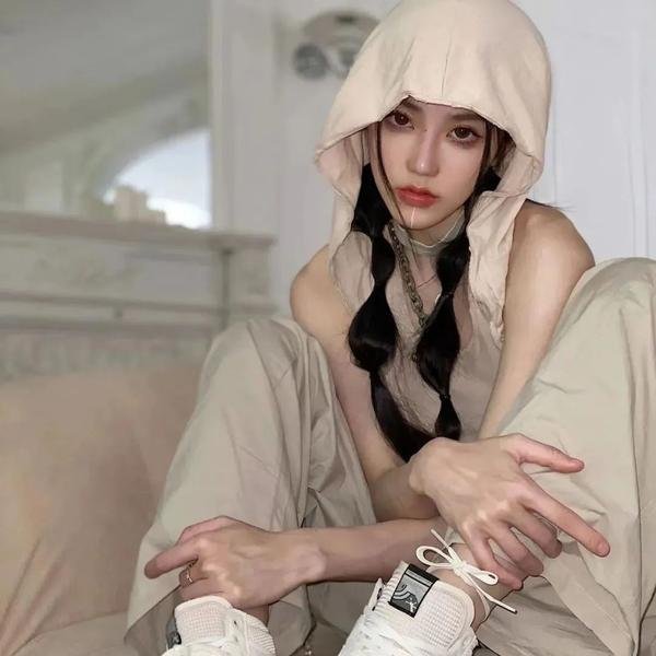 鹅毛笔海报